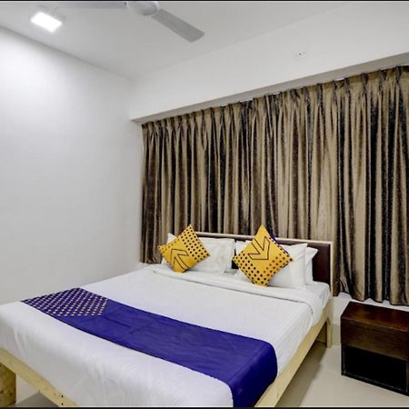 Hotel Nexus Surat Luaran gambar
