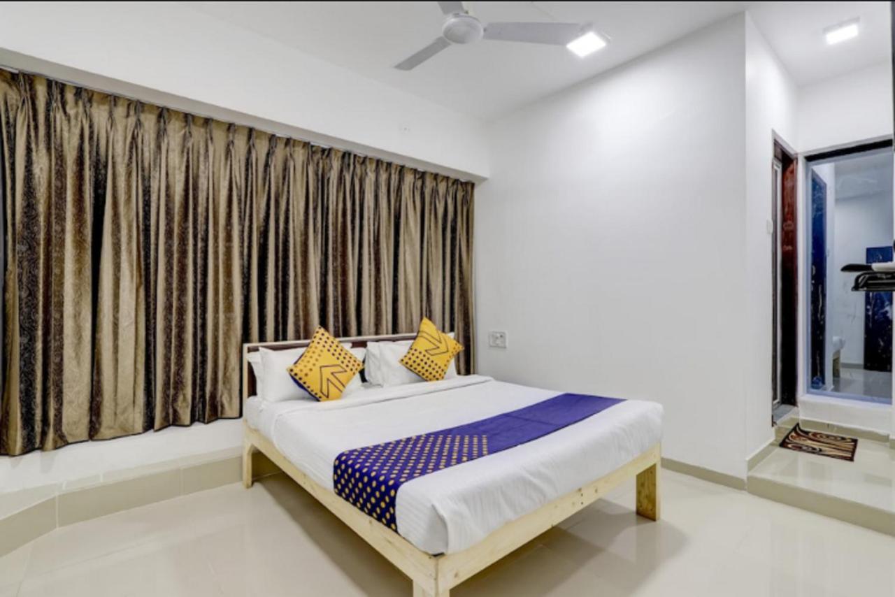 Hotel Nexus Surat Luaran gambar