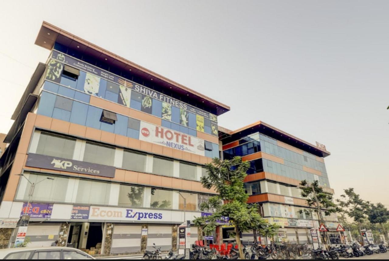 Hotel Nexus Surat Luaran gambar